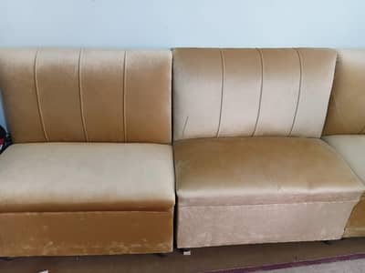 8 seater l shaped sofa in valvet like new condition