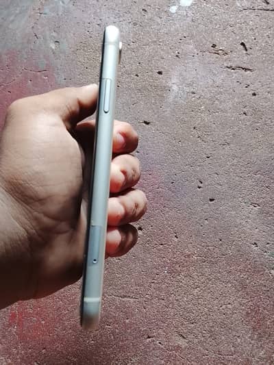 I phone xr non pta 4 64 gb ram waite color