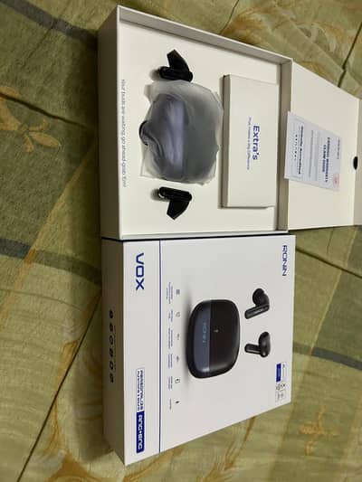 RONiN VOX Earbuds only few days used like brand new, with warranty