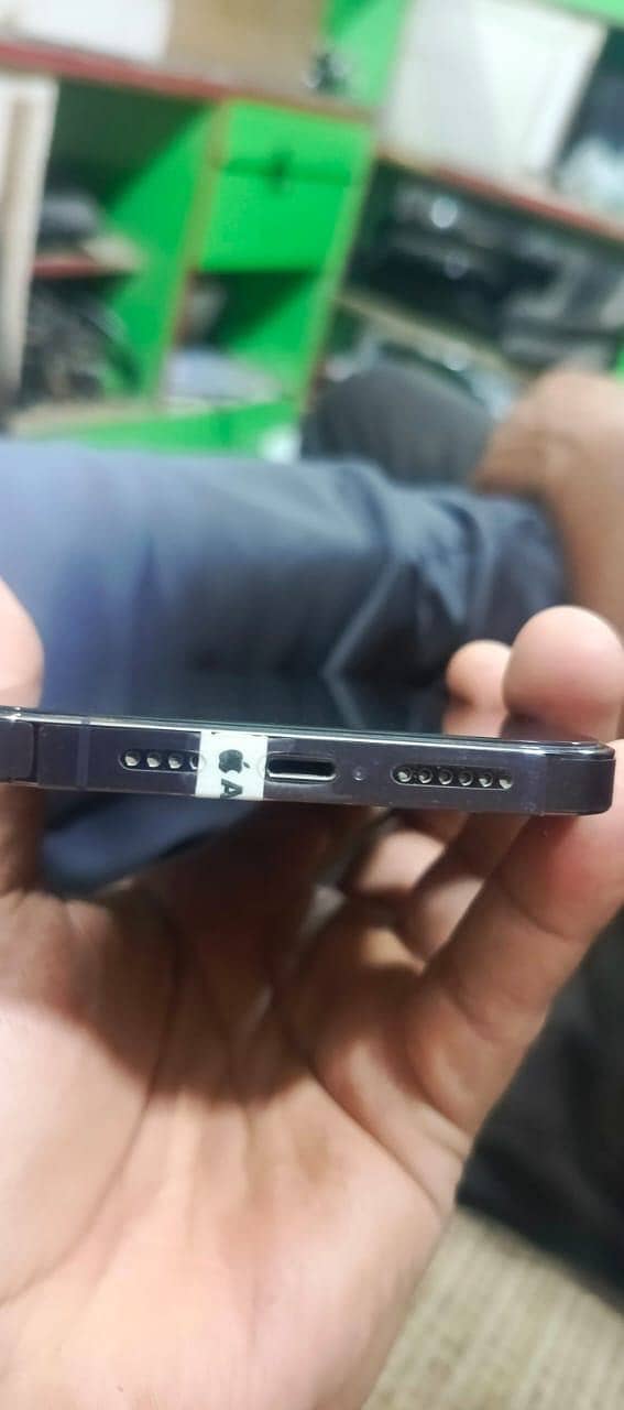 iPhone 14 pro max 3