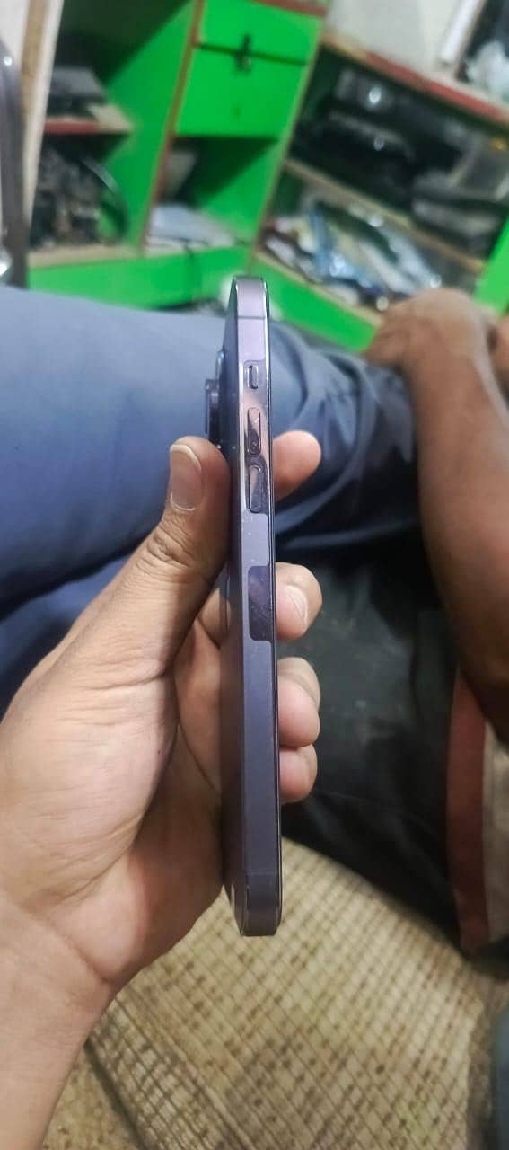iPhone 14 pro max 4