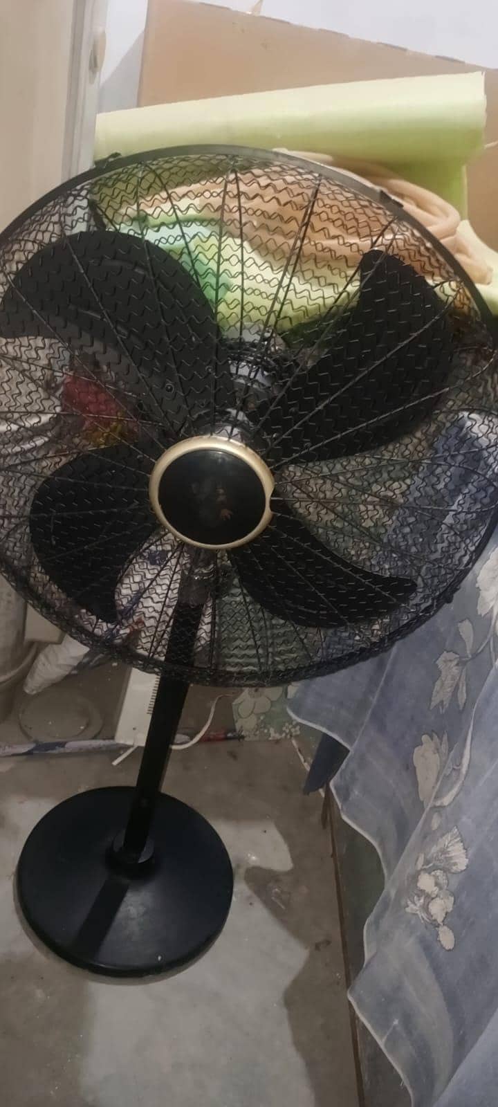 stand fan 4