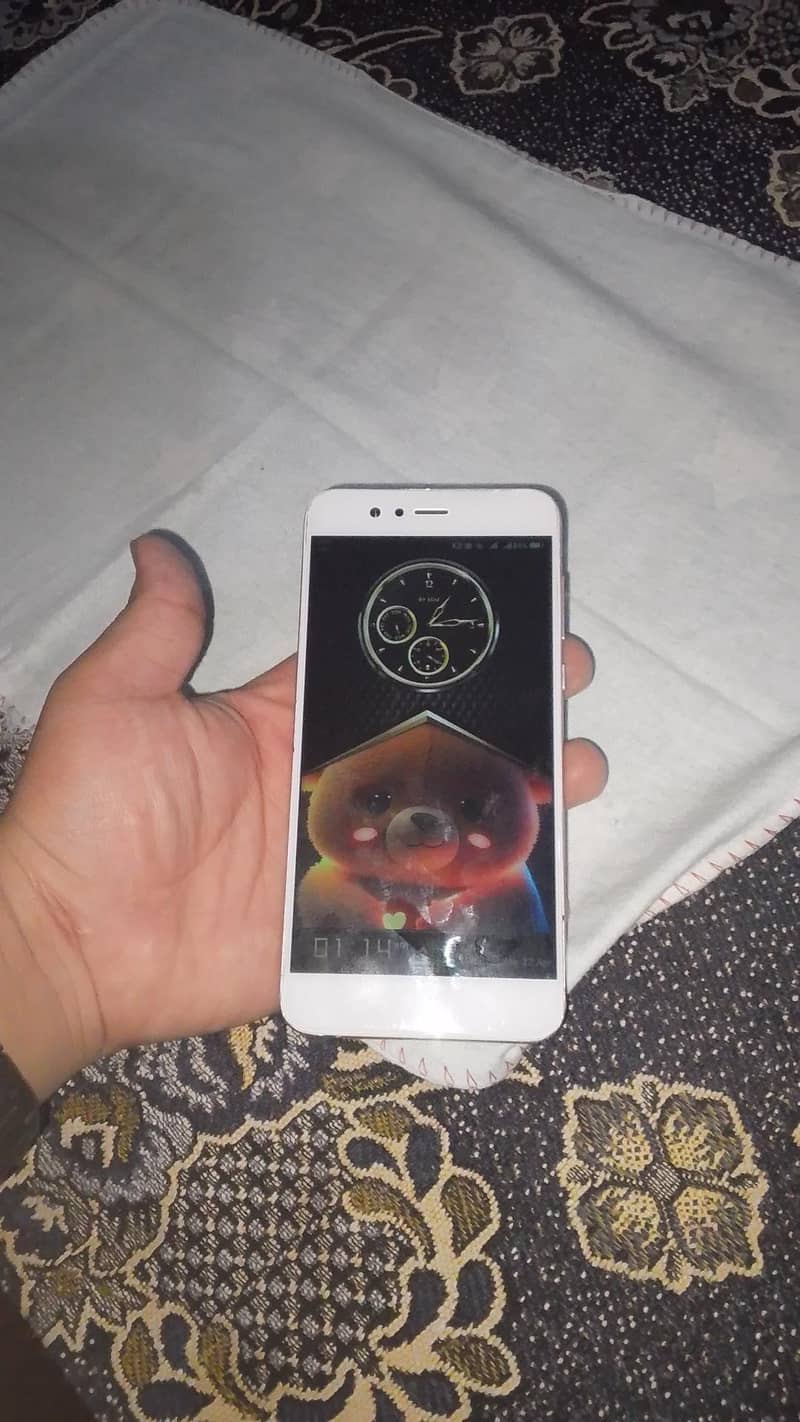 heawei nova 2 plus  4/128 1