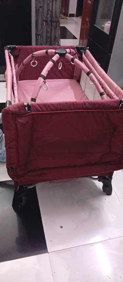 baby cot