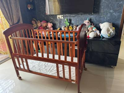 baby cot with storage, brown