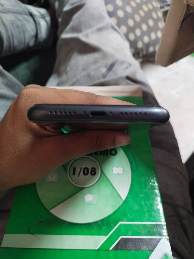 IPhone 11 with box 3