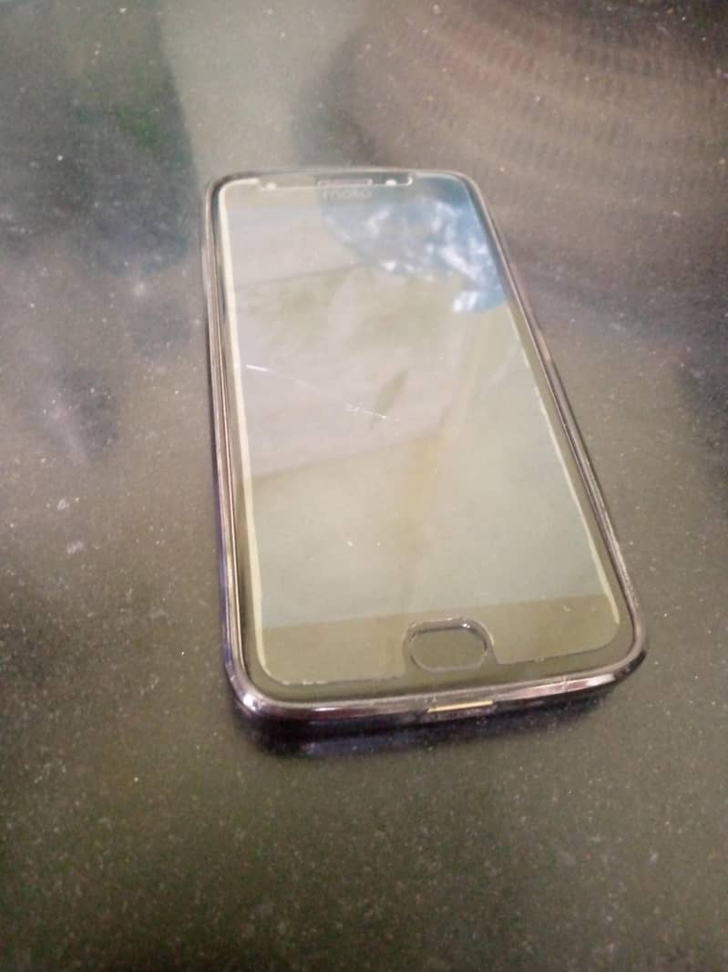 Motorola E4 Plus 0