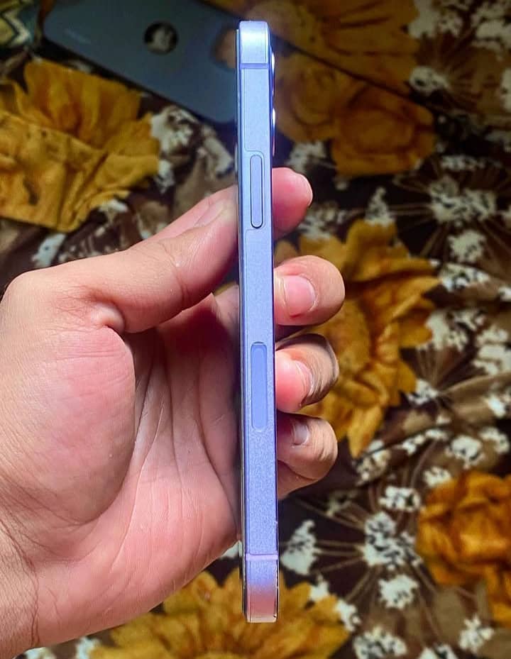 Apple iPhone 12 3