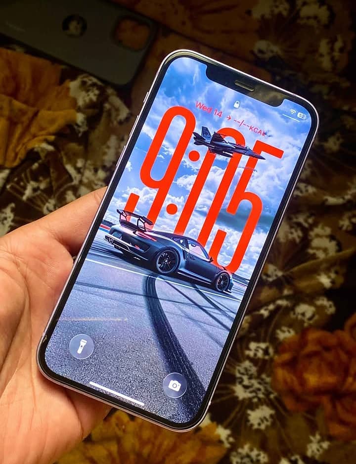 Apple iPhone 12 4