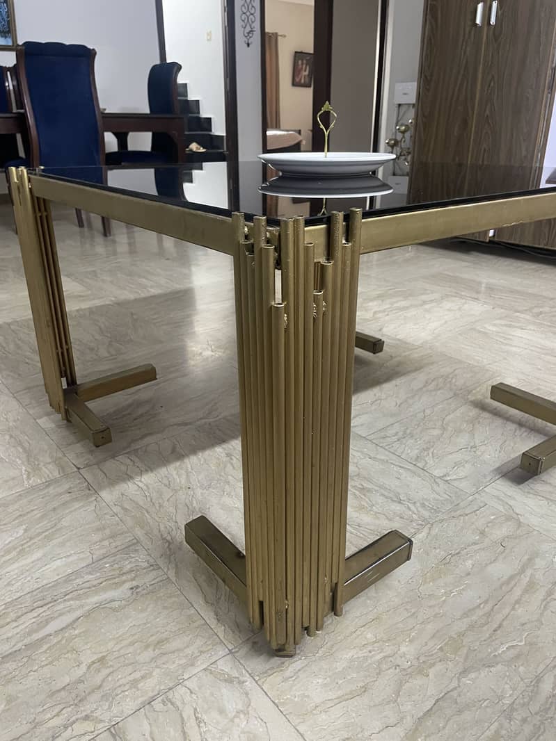 Center table 0