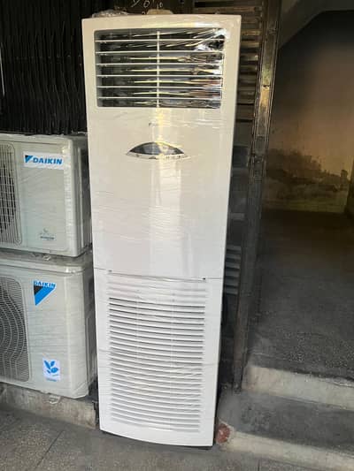 Daikin 2 ton cabnet