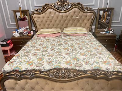 COMPLETE BED SET WITH CHESTER