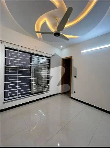 4 MARLA 25X40 GROUND PORTION FOR RENT IN G-13 ISB. SMALL FAMILY CHEYE