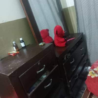 bed side table and dressing Shisha