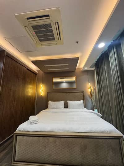 2 Bedrooms Luxury Furnished Apartment is Available For Rent in Bahria Town Lahore