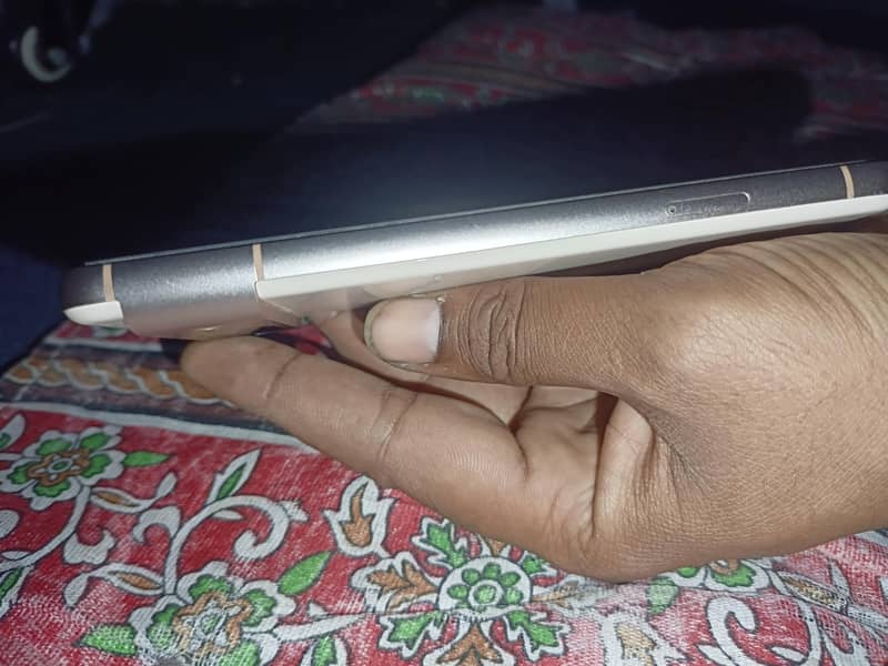 Google pixel 8 3