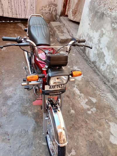 bilkul new bike hai koi masla ni hai
