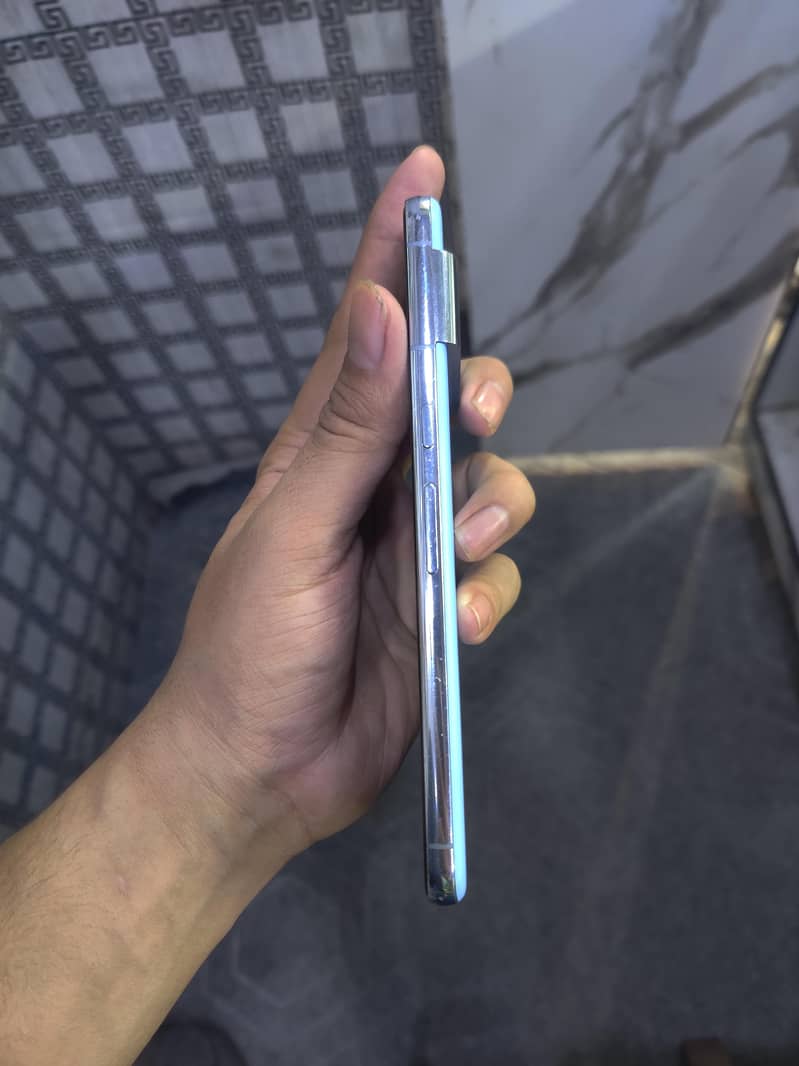 Google Pixel 8 pro 6