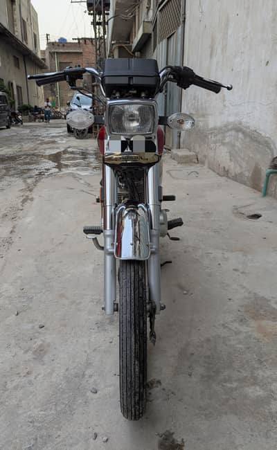 Honda CG 125 Gold special edition