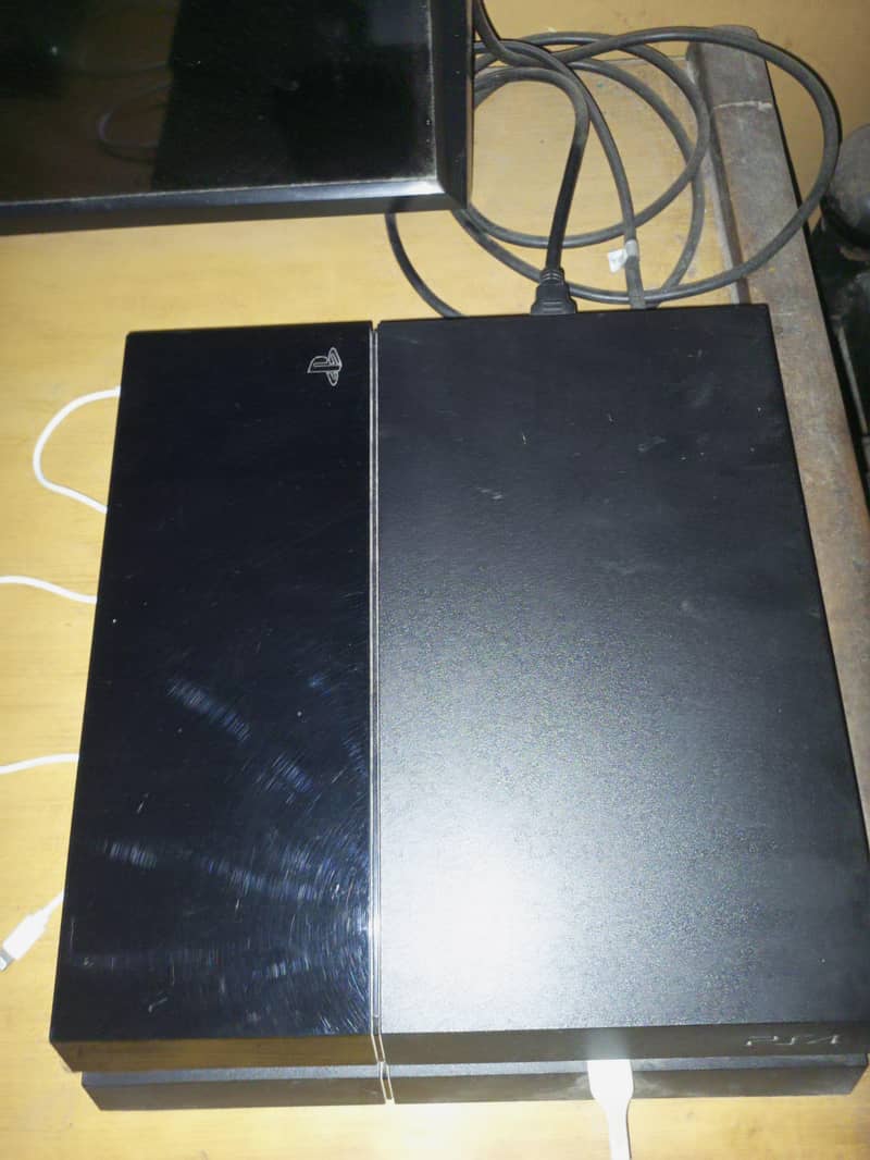 Playstation 4 | With two controllers 0