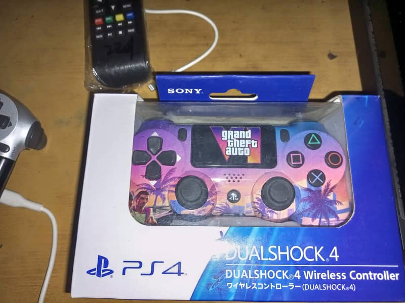 Playstation 4 | With two controllers 3