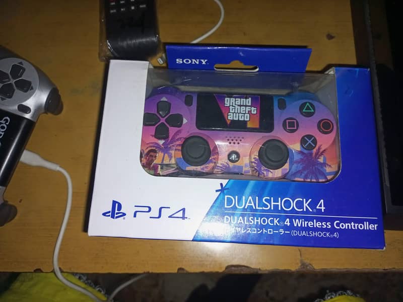 Playstation 4 | With two controllers 4