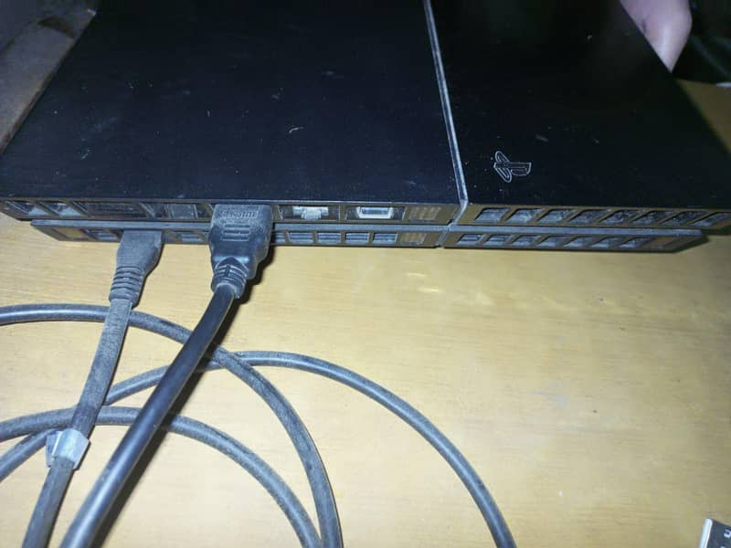 Playstation 4 | With two controllers 5
