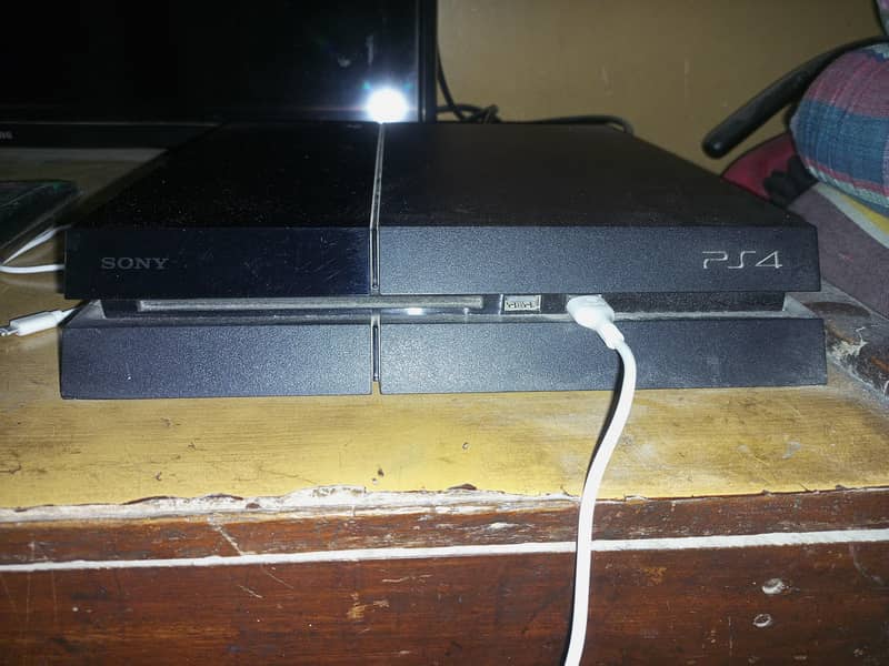 Playstation 4 | With two controllers 7