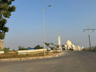 272 Sq Yd Plot For Sale Precinct-8, Bahria Town Karachi. Prime Location | Ideal for Residence or Investment. Just 5 Mins Drive from Entrance | Near Park, Mosque, Midway Commercial & Bahria Heights.