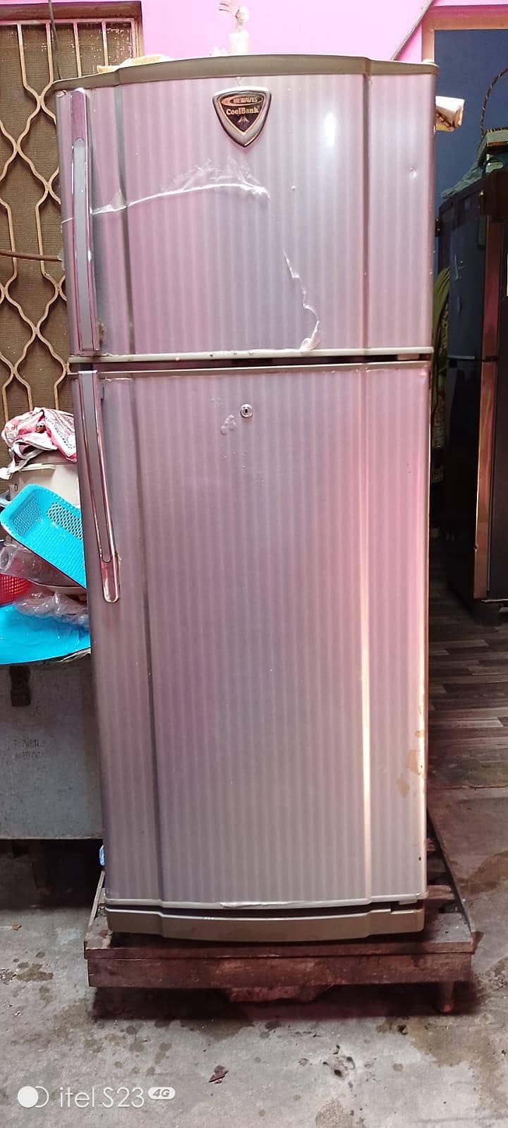 medium size fridge 1