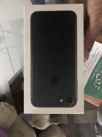 Iphone 8  10 /10  with box non
