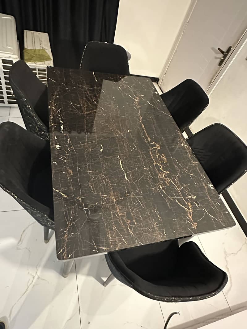 Dining table 6 seater 0