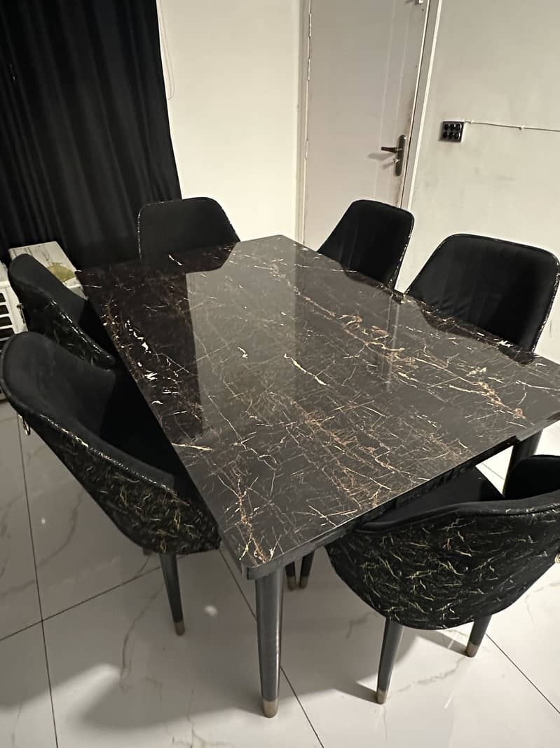 Dining table 6 seater 1