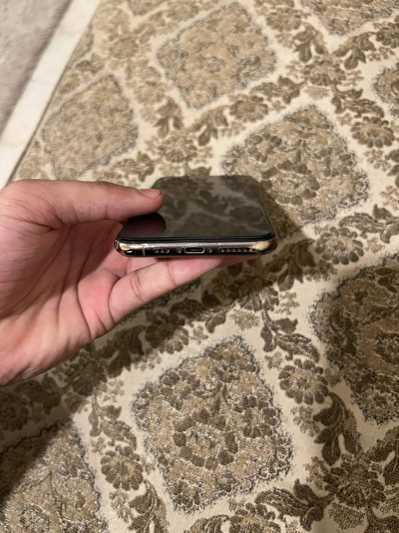 IPhone XS 5