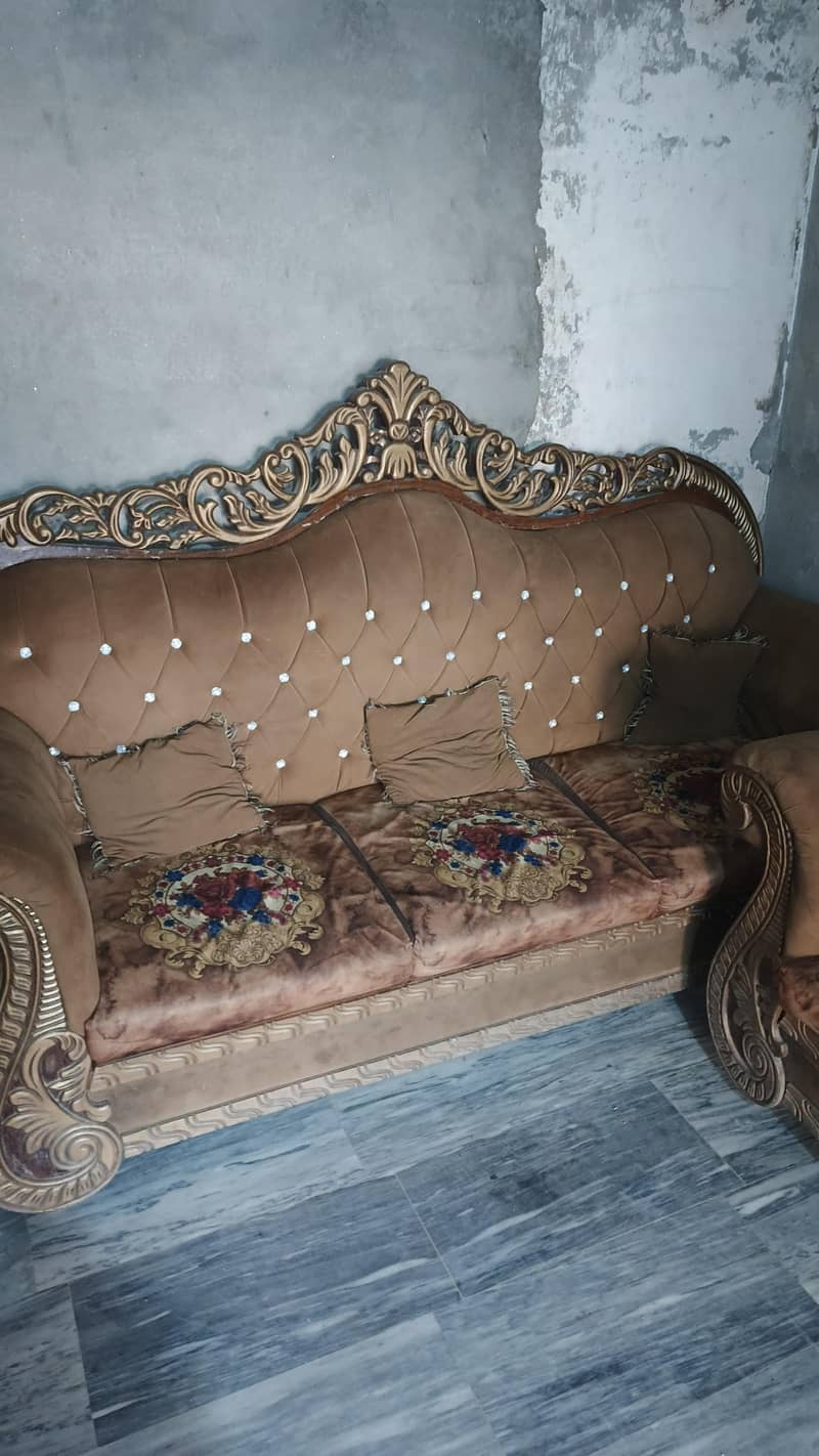 3 sofa hai 3