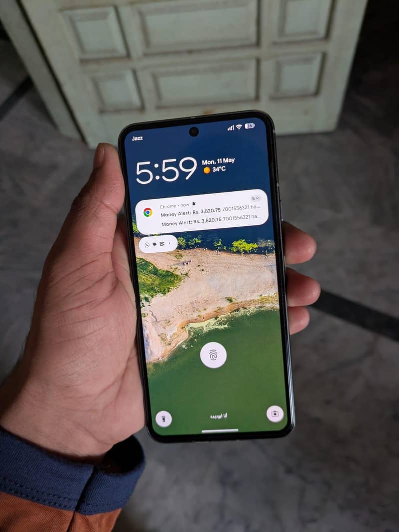 Google Pixel 8 4