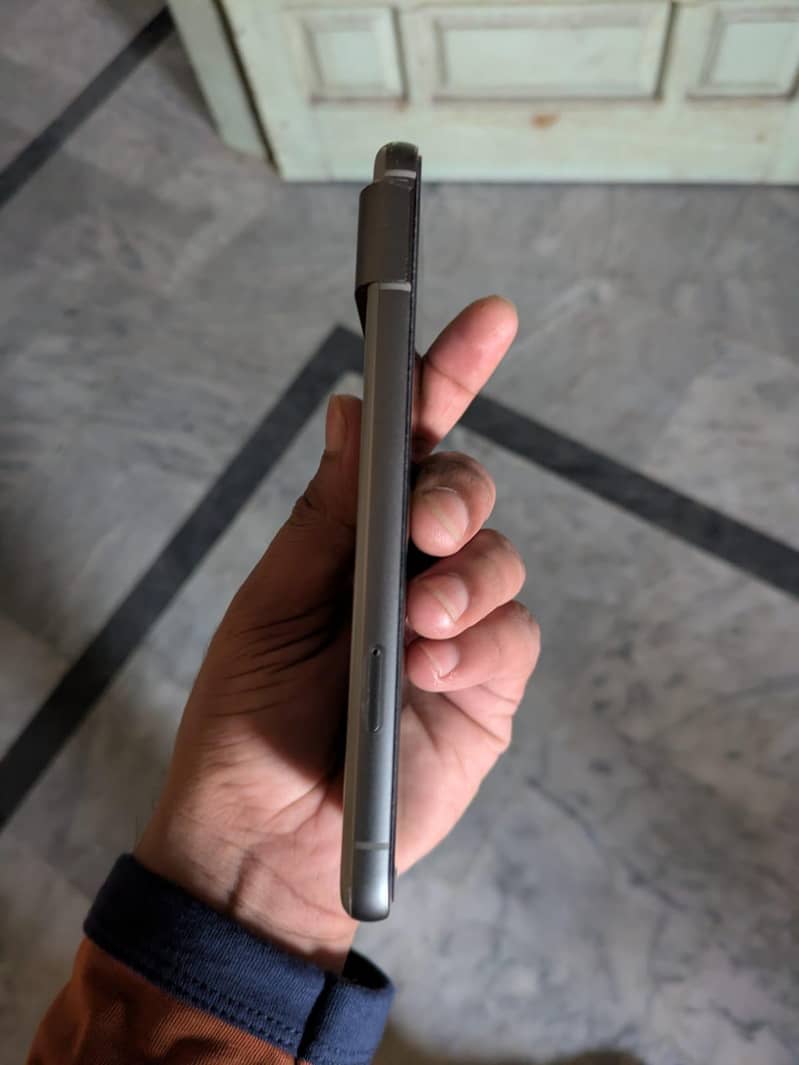 Google Pixel 8 6