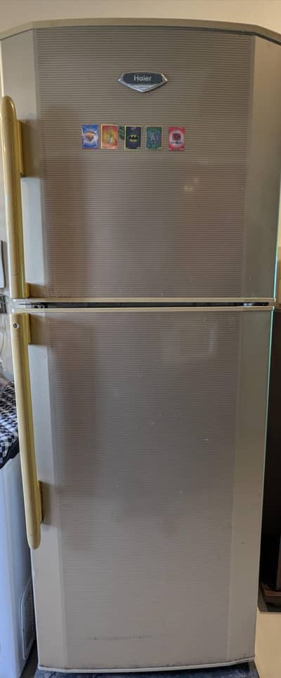 HAIER. Model: HRF-380M