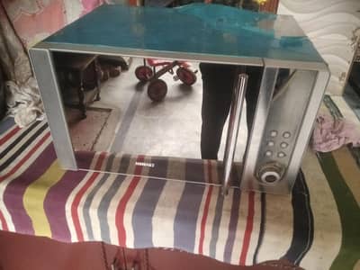 microwave oven