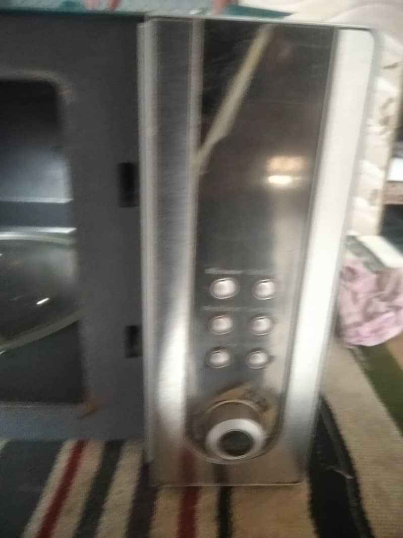 microwave oven 4