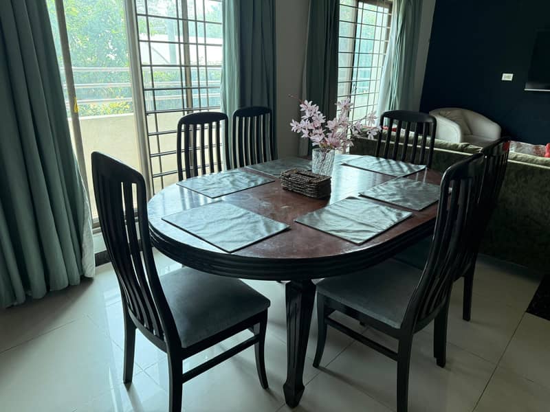 Dinning table 0