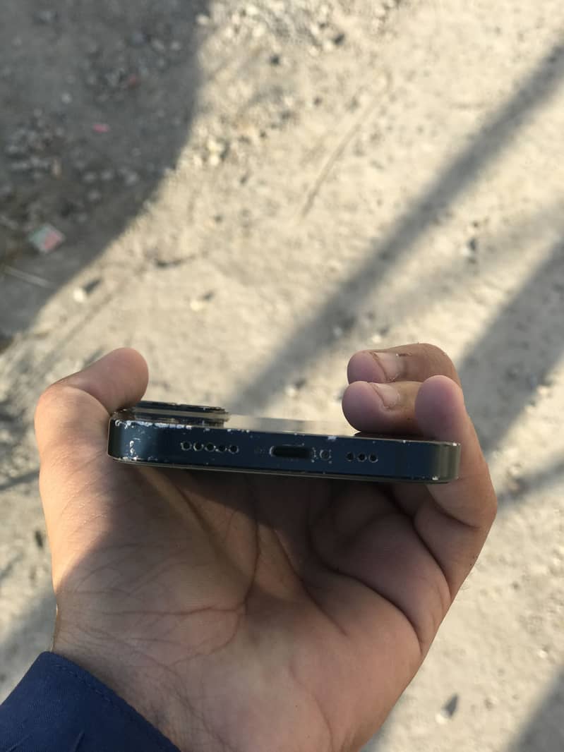 iPhone 13 Jv 3