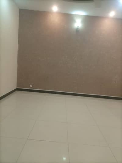 10 marla upper portion available for rent in bahria town phase 4