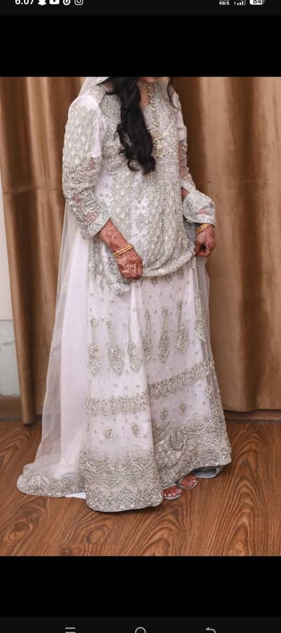 bridal macxi only 1 time  3 hour used
