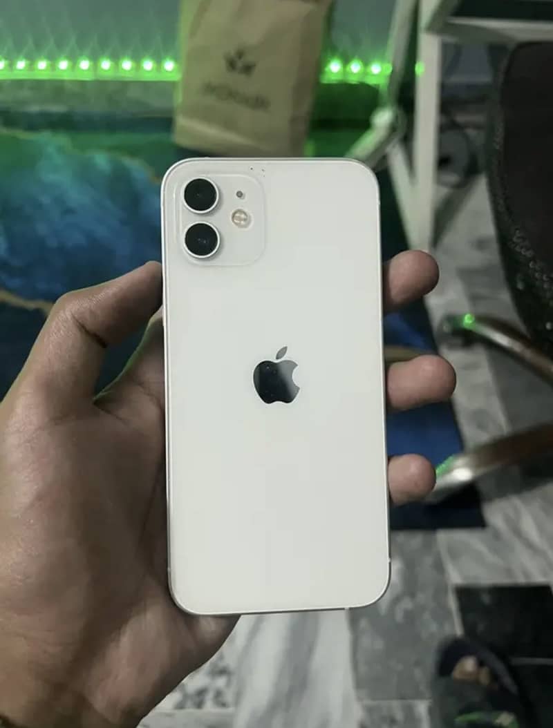 iPhone 12 0
