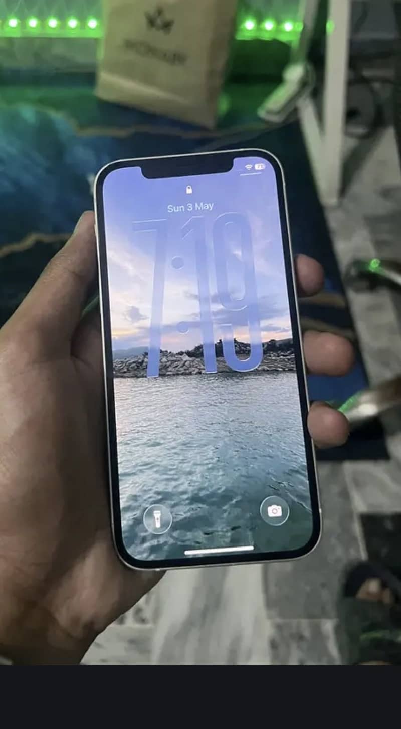 iPhone 12 3