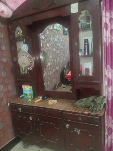 Dressing table made of wood. .