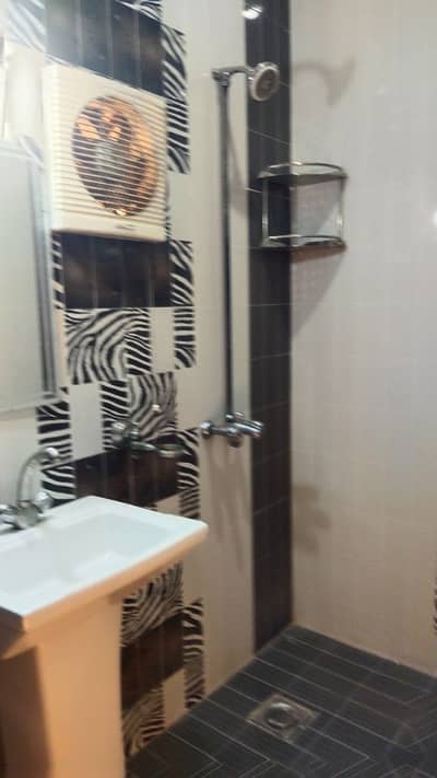 Wapda town G block 5 mrla like this brand new beautiful upper portion available for rent for small family