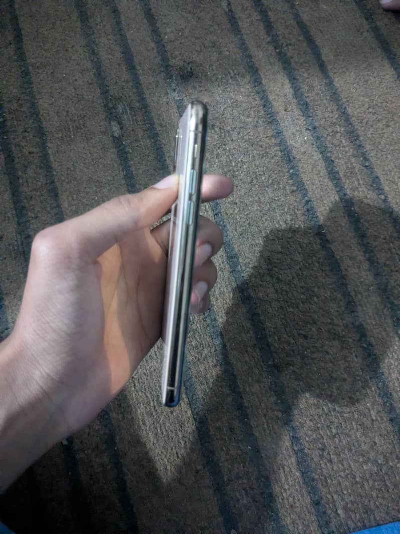 iphone xs 1