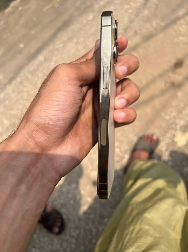 iphone 13 pro 4